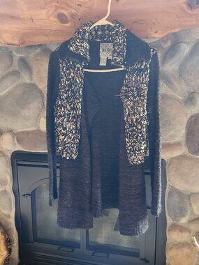 Curio Heavy Knit Patterned Sweater - Contemporary Style!